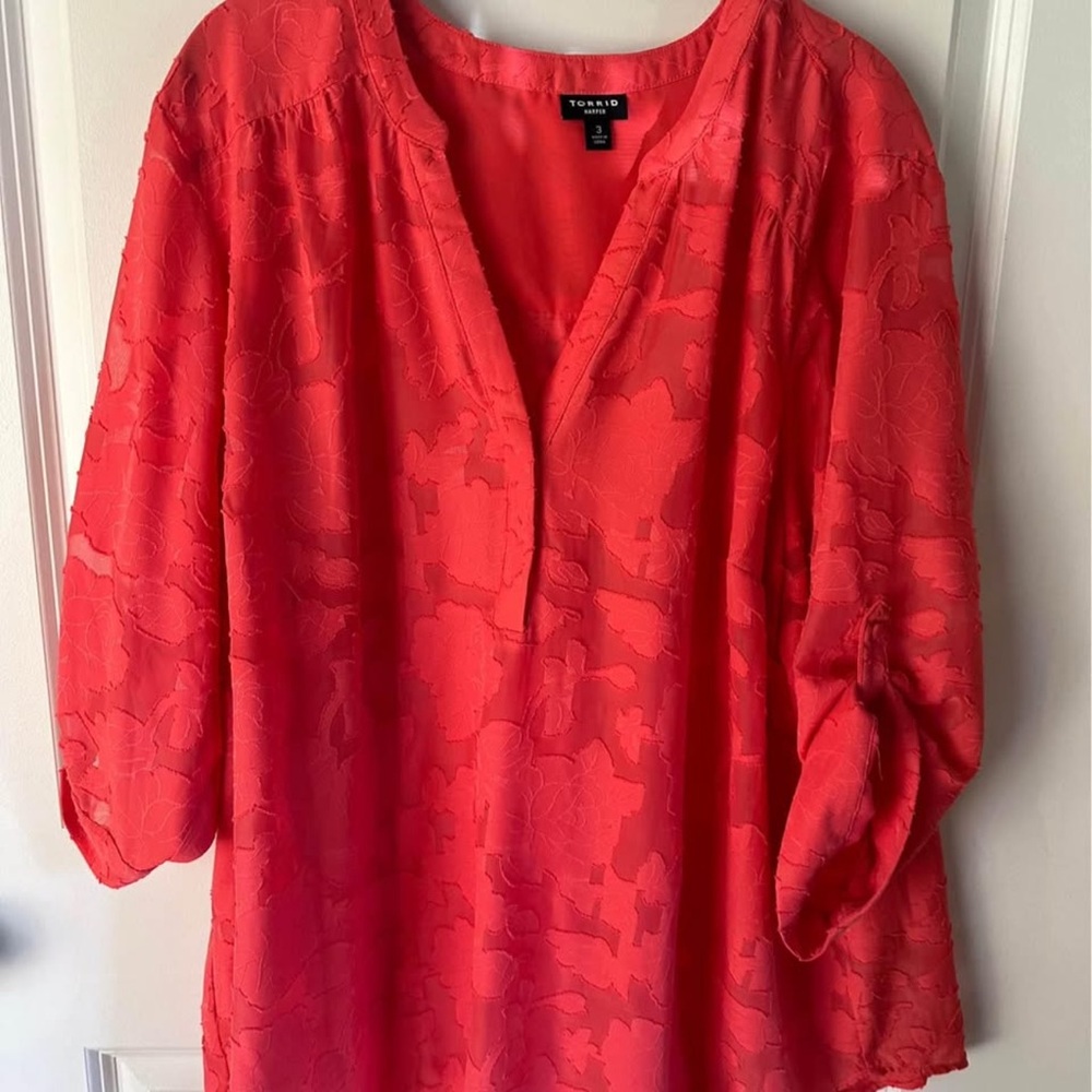 Torrid 3x Harper chiffon floral blouse coral colored